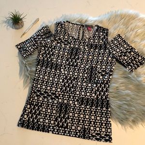 Vince Camino Size S Cold Shoulder Top Black White